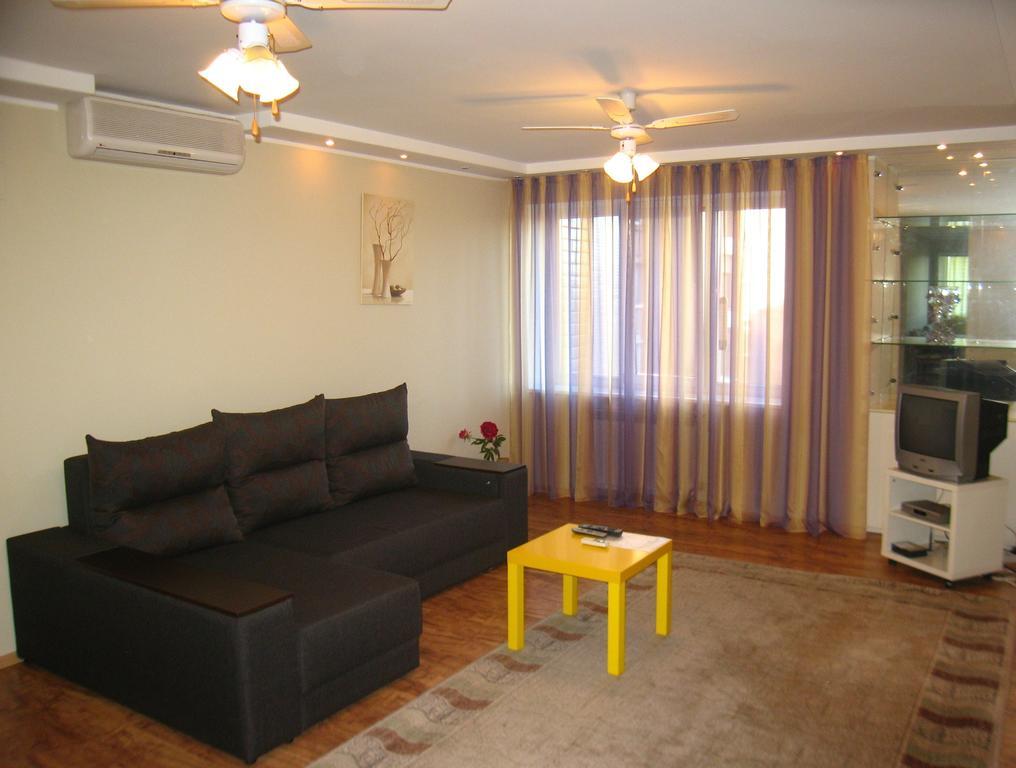 كييف Hotel Service Predslava On Antonovicha Street الغرفة الصورة